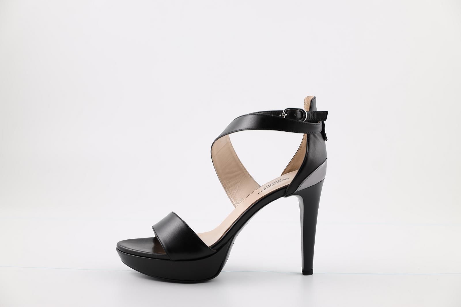 nero giardini marche a suivre