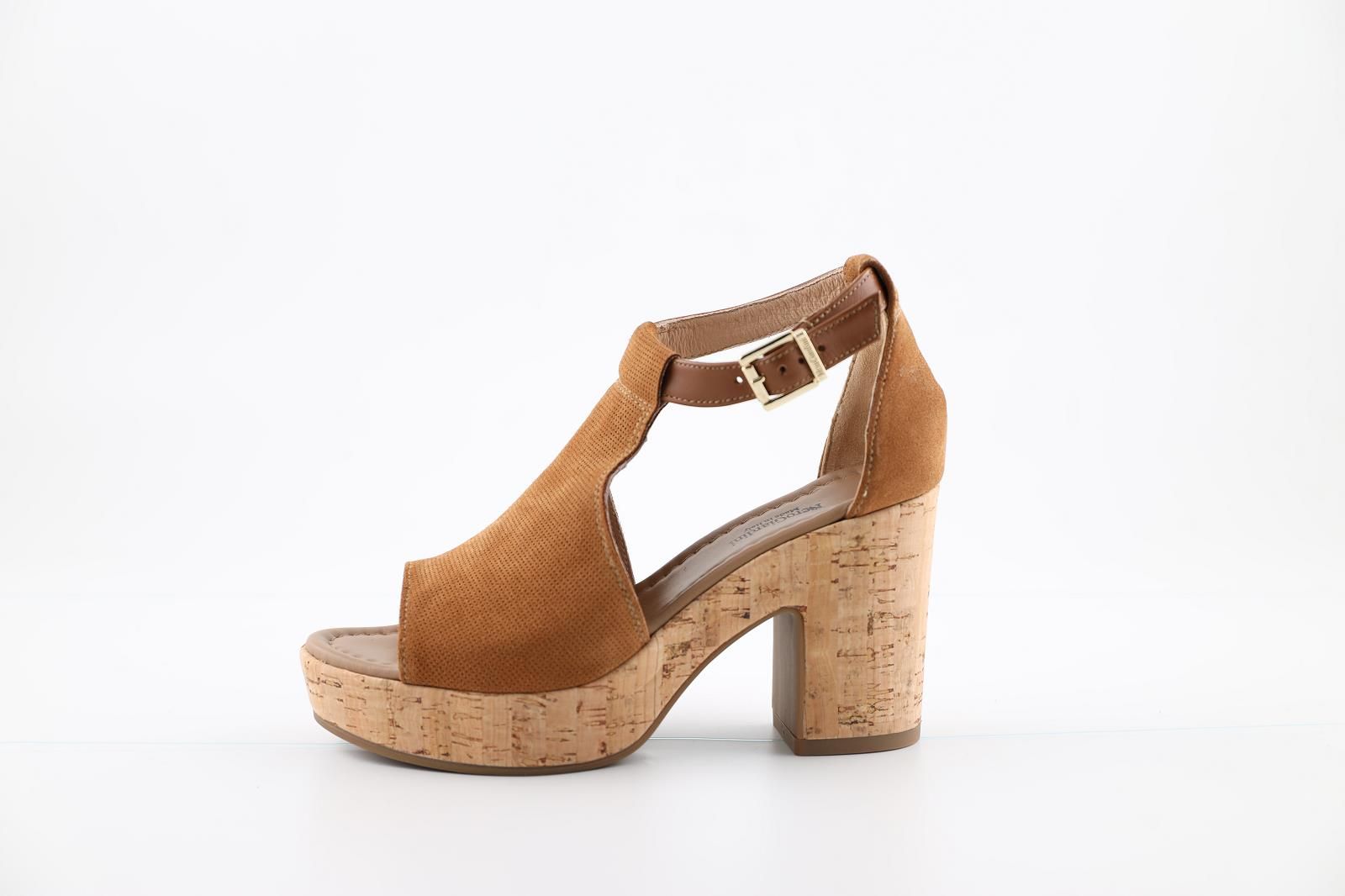 nero giardini marche a suivre